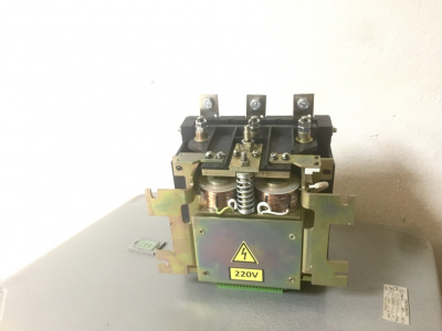 Контактор вакуумный КВ1 400А